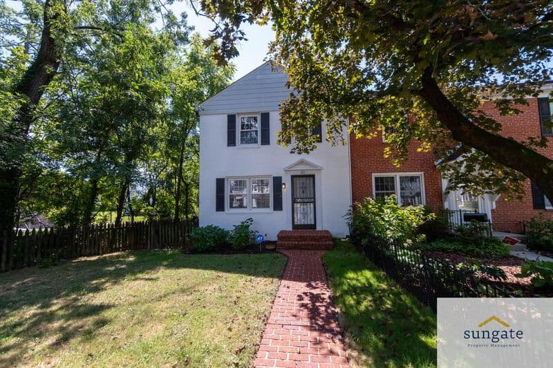 Towson Townhome: 211 Burke Ave