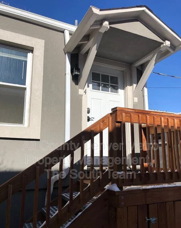 Englewood Condo: 3700 S Lincoln St