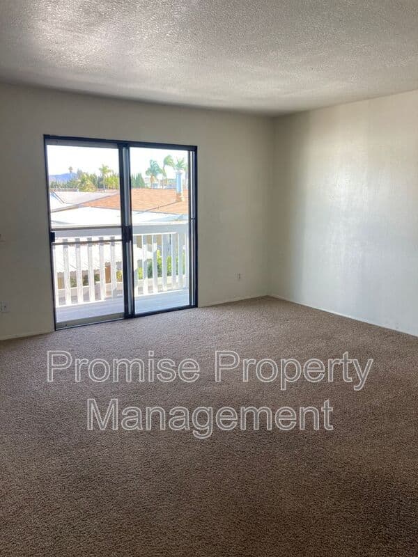 Oceanside House: 274 Riverview Way