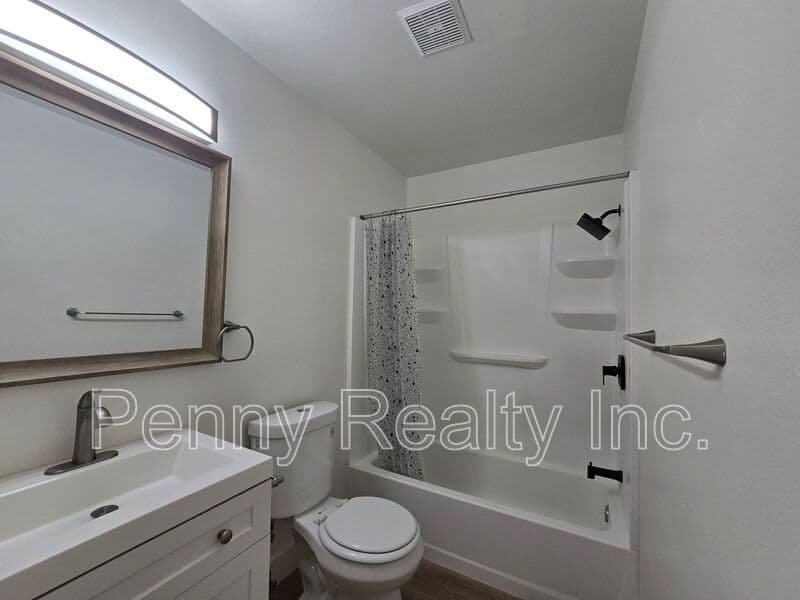 San Diego House: 6046 Reo Pl