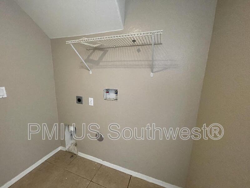 Bullhead City Condo: 384 Anna Cir
