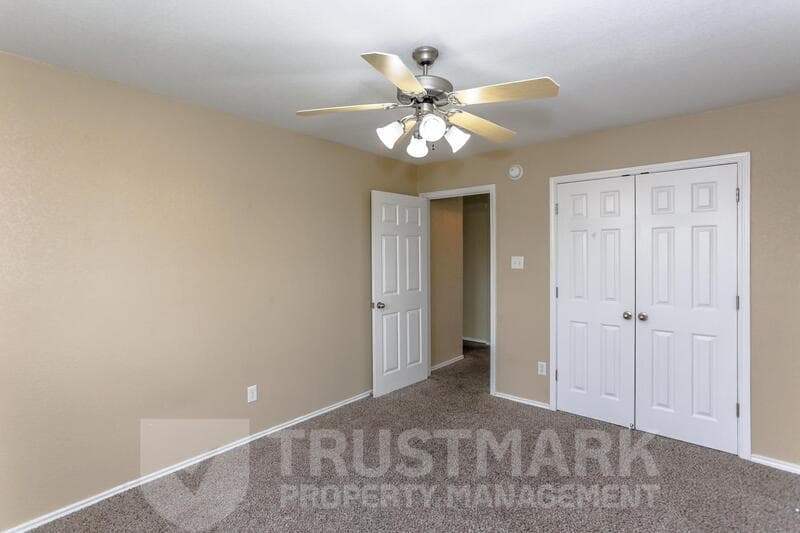 Killeen House: 5406 Shawn Dr