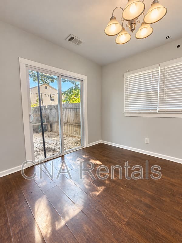 Smyrna House: 584 Taylor Dr SE