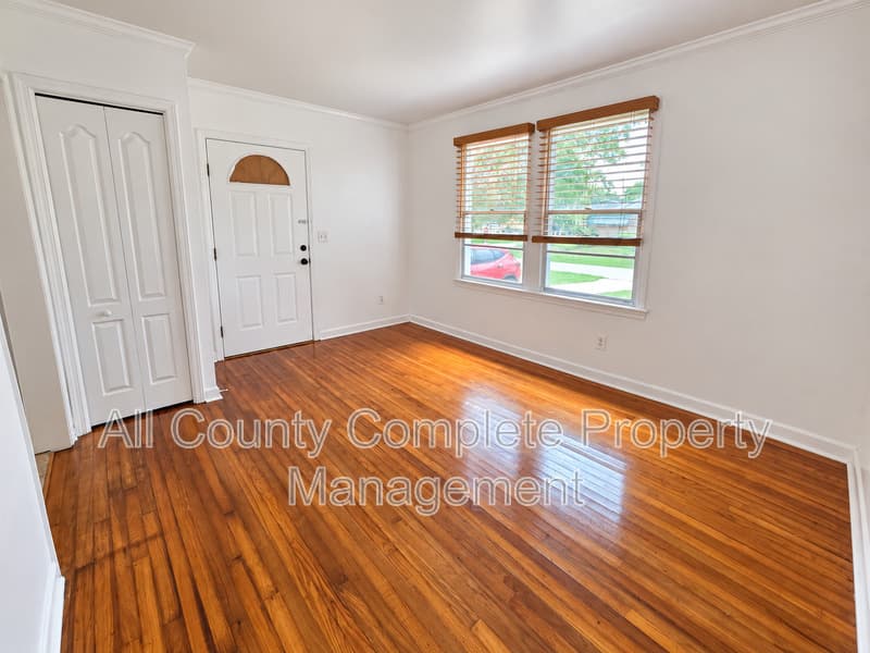 Jacksonville House: 4803 Lexington Ave