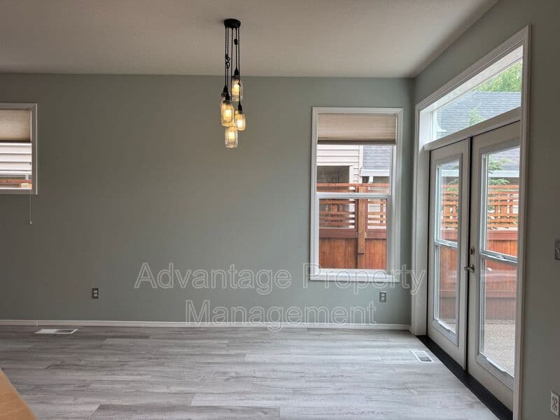 Corvallis House: 6288 SW Chestnut Drive
