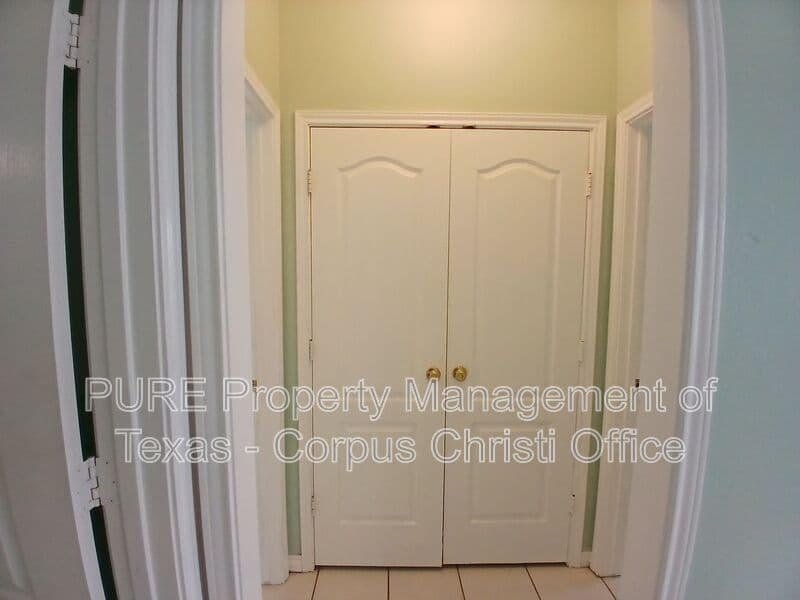 Corpus Christi House: 14006 Fortuna Bay Dr