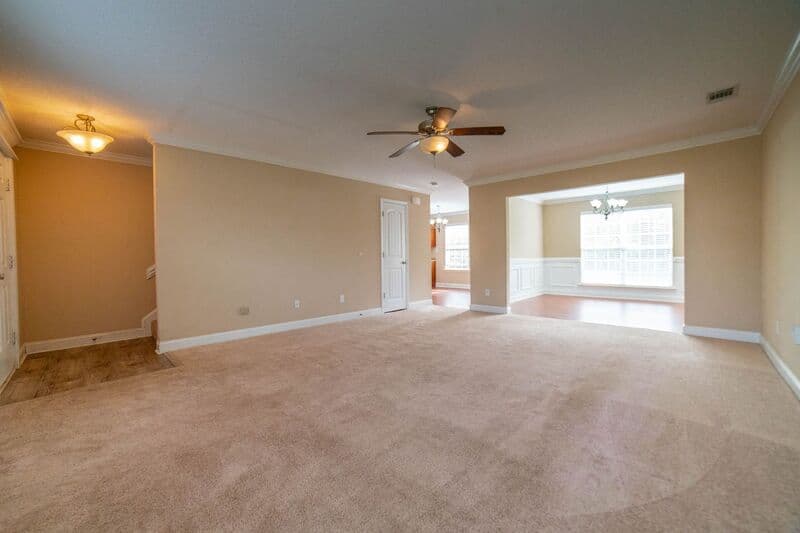 Hinesville House: 211 Augusta Way