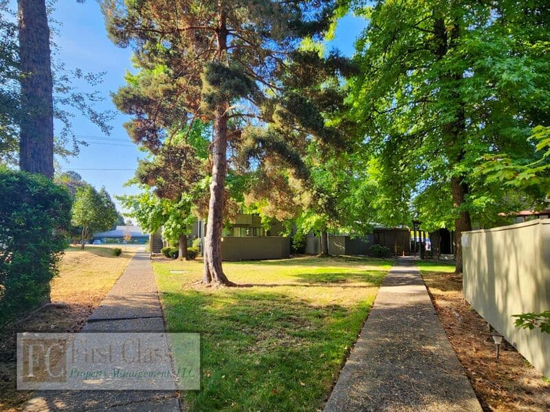 BEAVERTON Condo: 4824 SW MURRAY BLVD