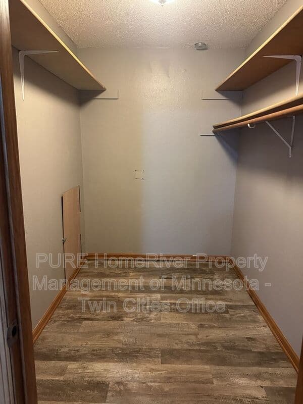South Saint Paul Condo: 221 Grand Ave W