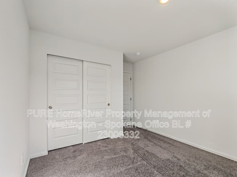 Liberty Lake House: 24814 E Coopers Hawk Ln