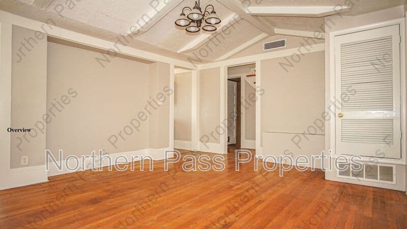 El Paso House: 7600 Franklin Dr. Front