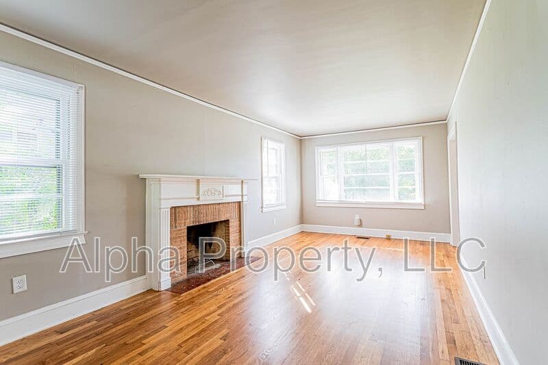 Greenville House: 14 Melvin Drive