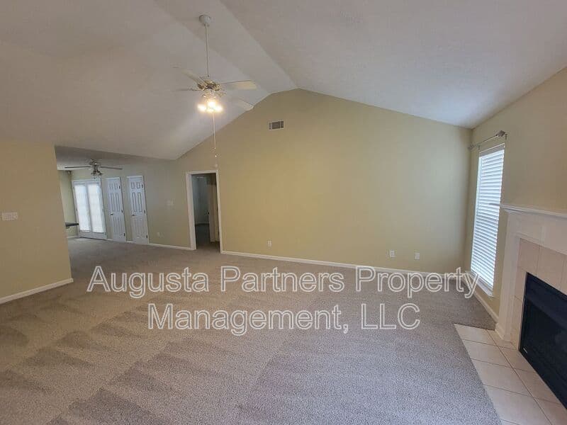 Evans House: 481 Connemara Trl