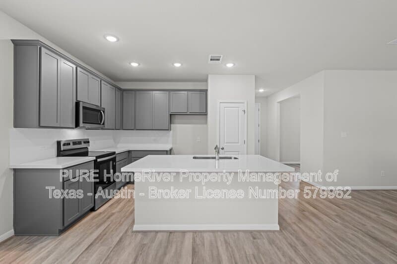 Taylor House: 106 Cherry Blossom Ln