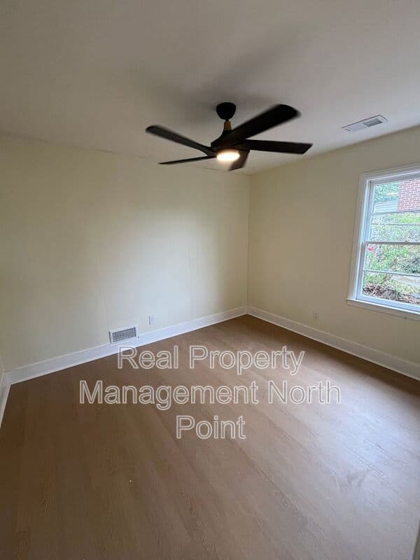 Atlanta House: 1645 Metropolitan Pkwy SW