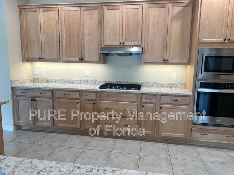 Ocala House: 10376 SW 99th Street