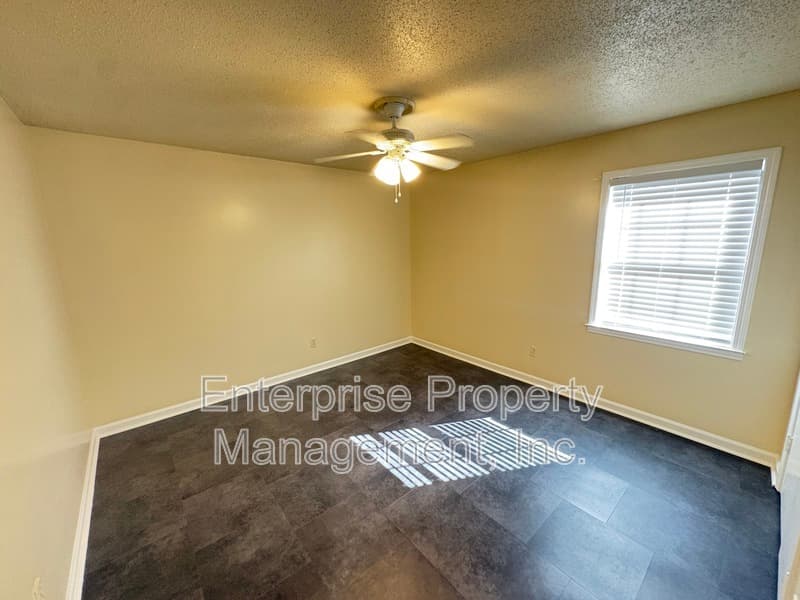 Collierville House: 1116 Simmonsridge Drive