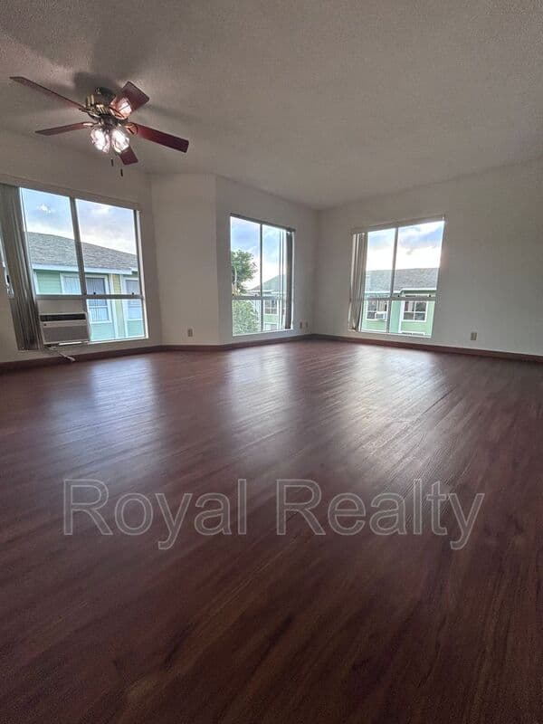 Mililani House: 94-436 Keaoopua Street 37D