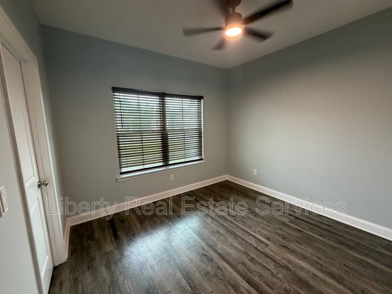 Hinesville House: 224 Whipple Ave