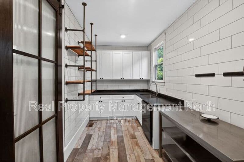 Roswell House: 94 Oxbo Rd