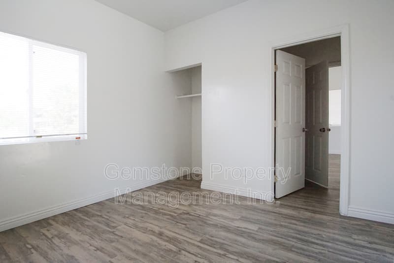 San Diego House: 5017 College Ave