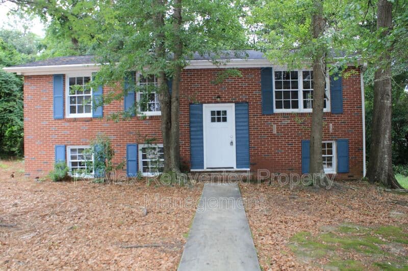 Aiken House: 3328 Vaucluse Rd.