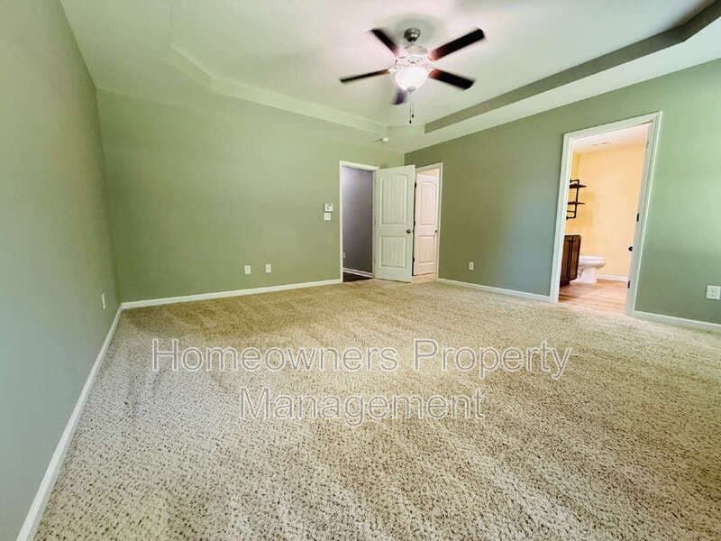 Raeford House: 152 Ladden Ln
