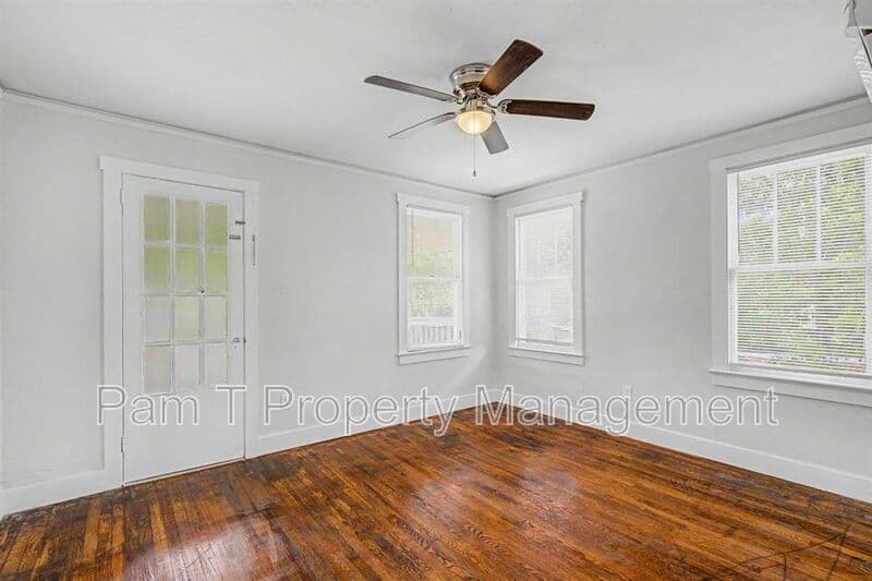 Savannah House: 815-B East 32nd Street--Upper