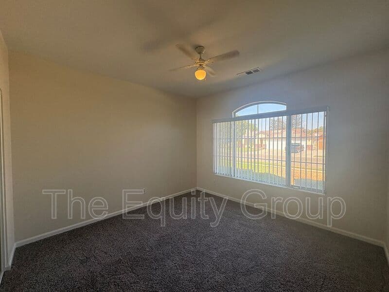 Tulare House: 1515 Cottage Grove Ave