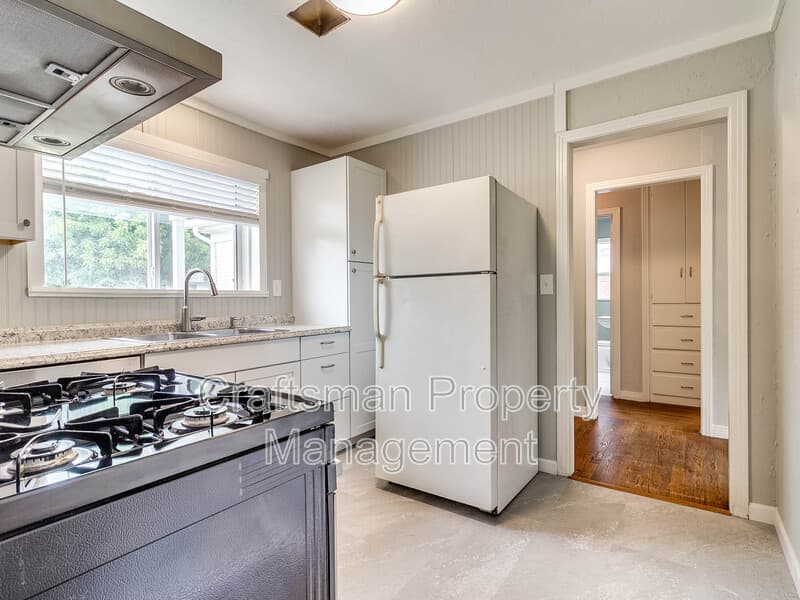 The Village House: 1414 Oxford Way