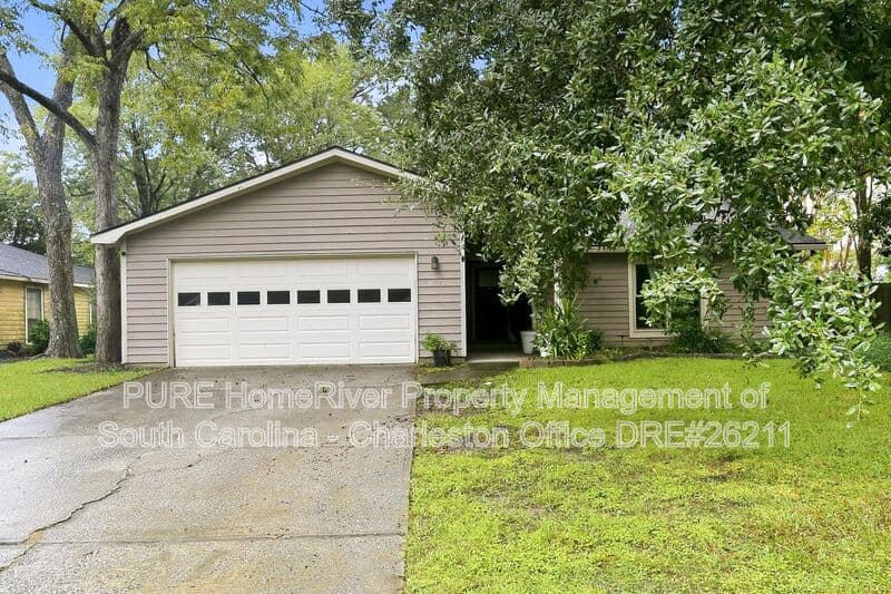 Mount Pleasant House: 1571 Hidden Bridge Dr