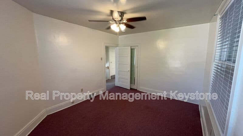 Pittsburgh House: 1122 Greenfield Avenue