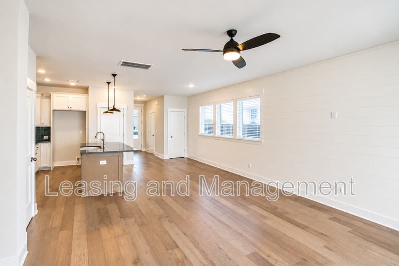 Summerville House: 111 Crimson Street