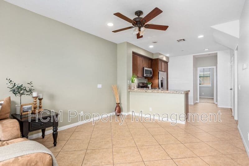 Irvine House: 315 Silk Tree Street