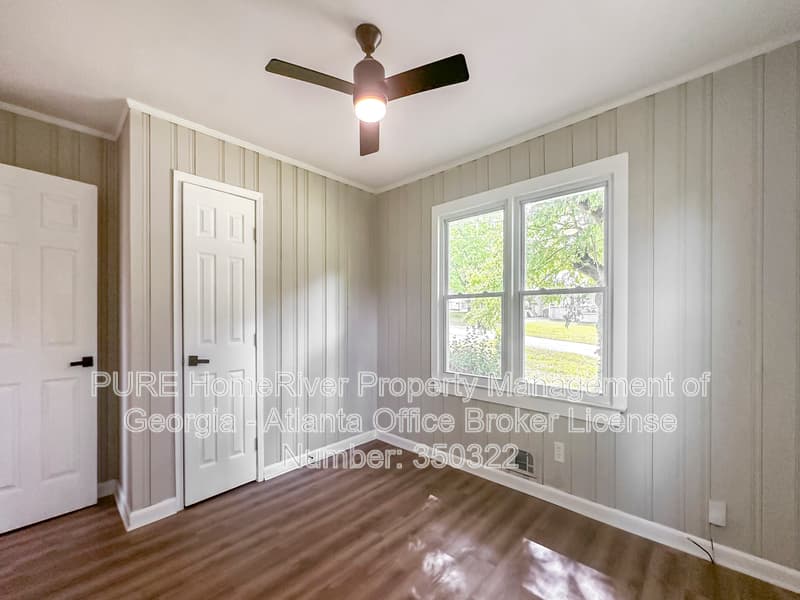 Mableton House: 5205 Silhouette Ln SW
