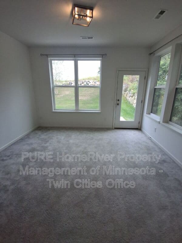 Woodbury House: 4739 Schilling Ct