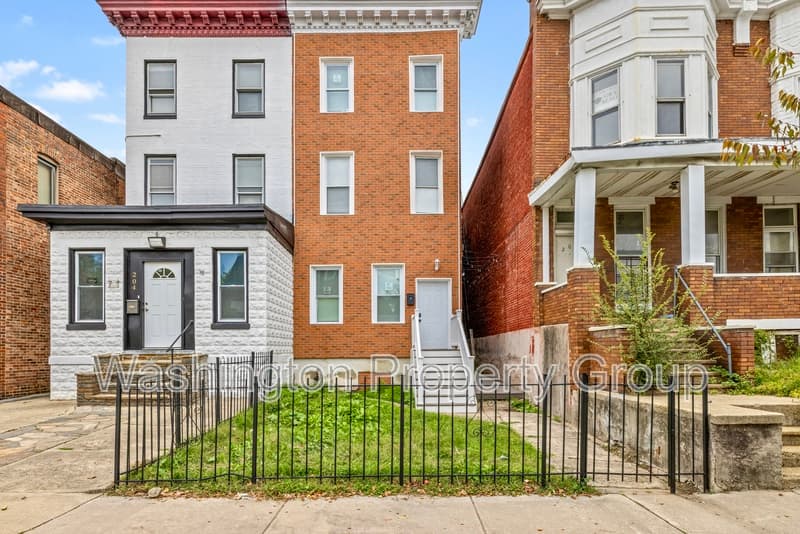 Baltimore House: 206 E 25th St