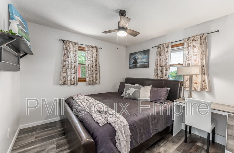 Sioux Falls Townhome: 842 S Southeastern Ave