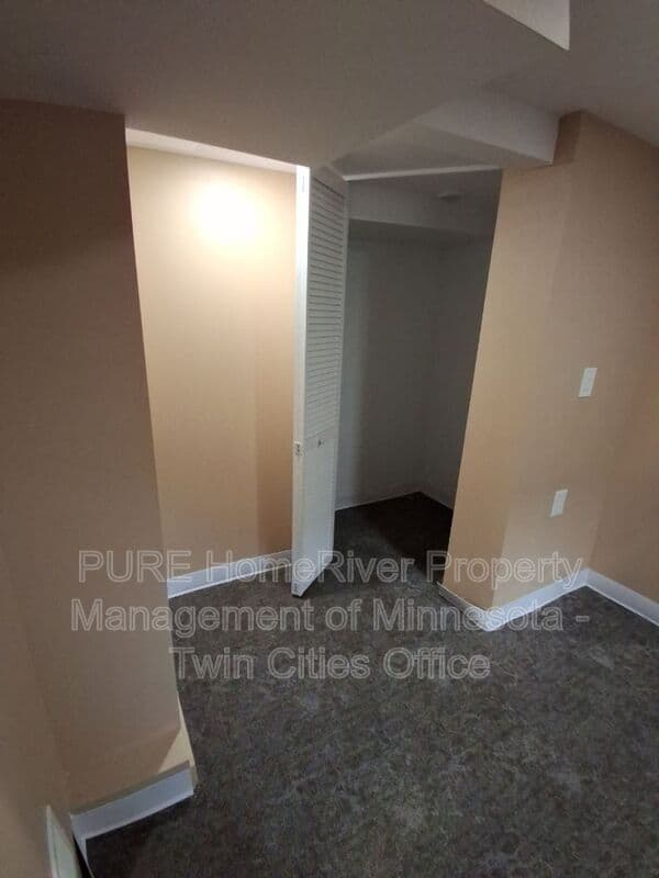 Saint Paul Condo: 987 Churchill Street #1