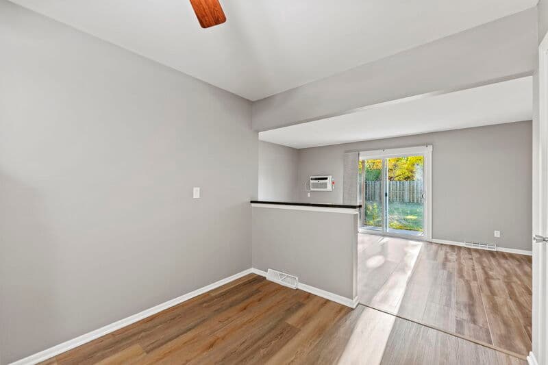 Rockford Condo: 3111 Jacqueline Drive - 2