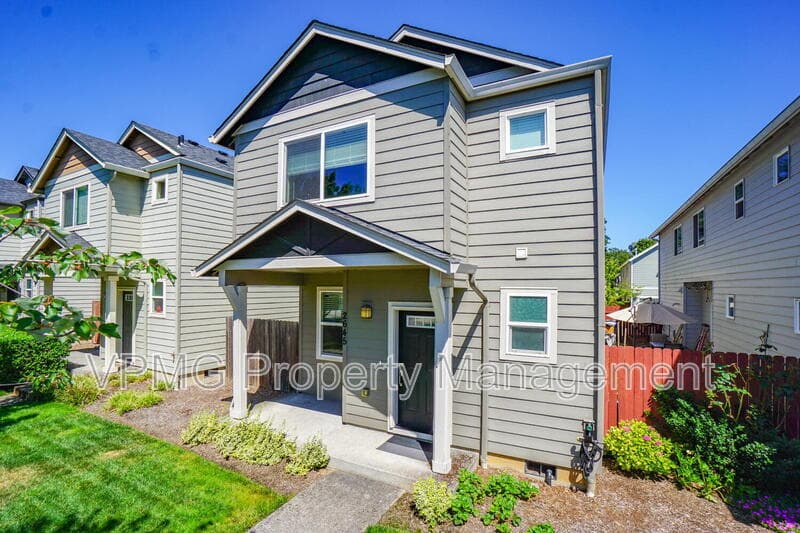 Vancouver House: 2645 Northeast 87th Avenue