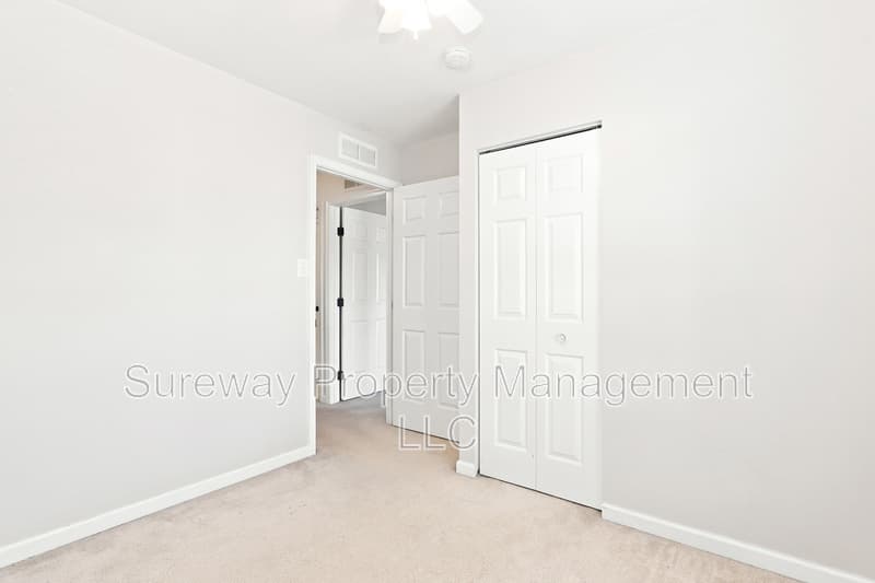 Burlington Townhome: 15 Guilford Place