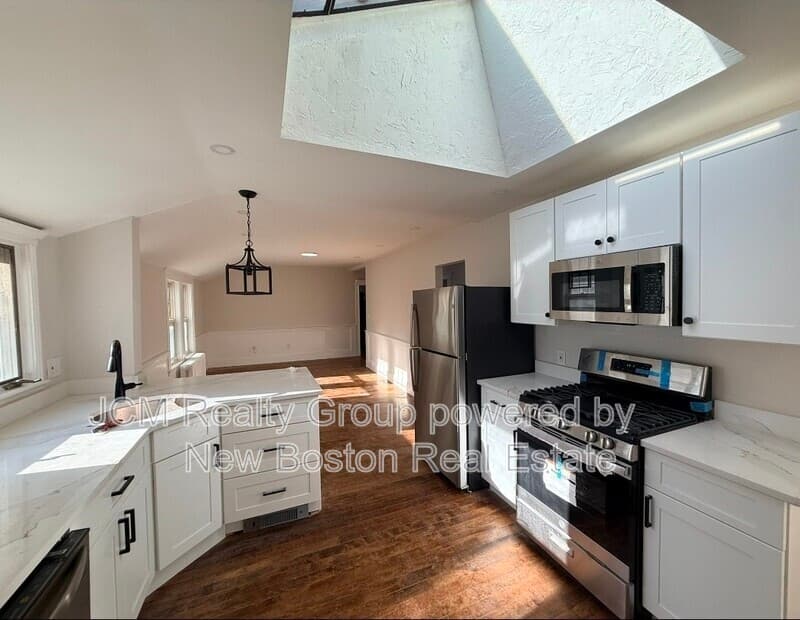 Roslindale Condo: 648 South Street