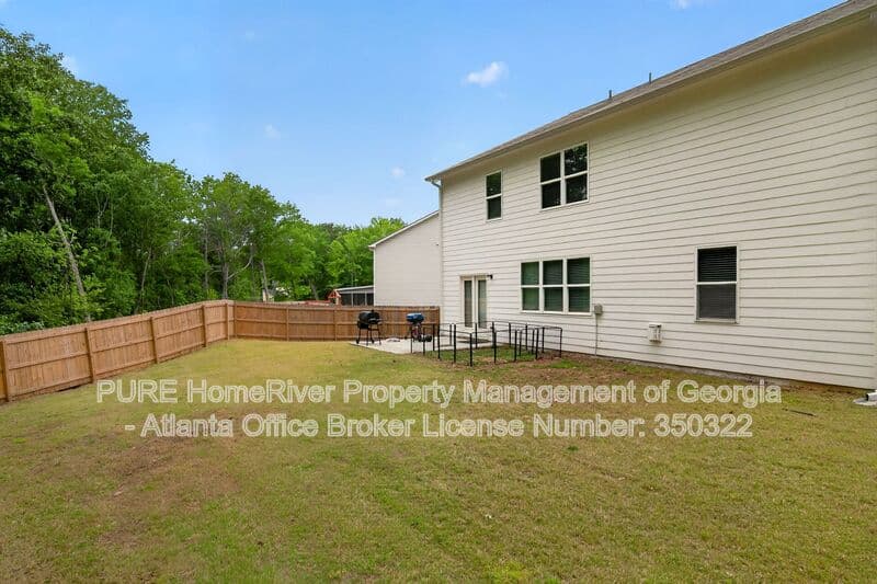 Lithia Springs House: 4842 Layton Dr
