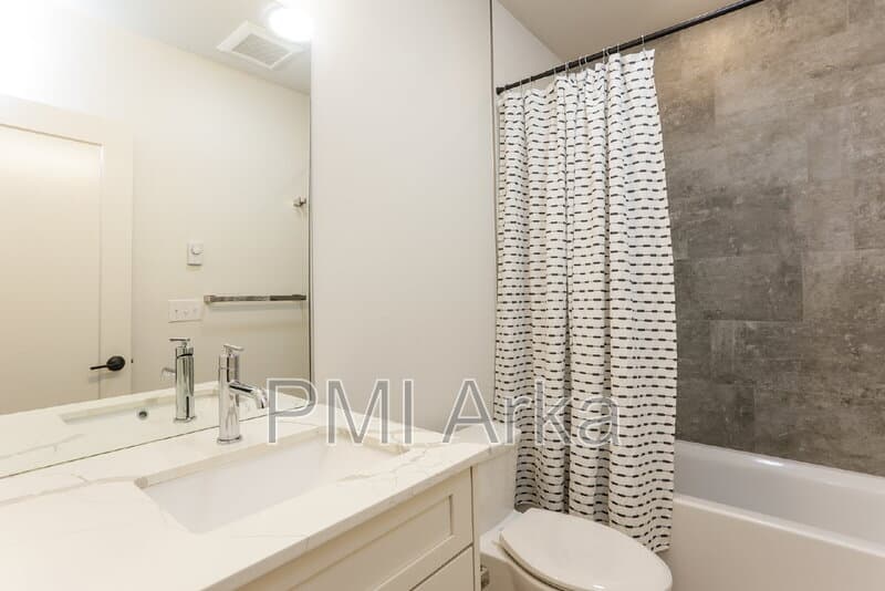 Seattle Townhome: 2441 NW 61st St
