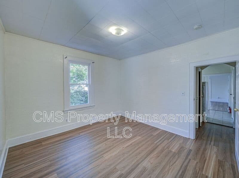 Roselle House: 706 Chestnut St.