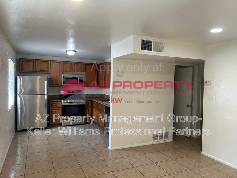 Avondale Condo: 207 S 3rd St