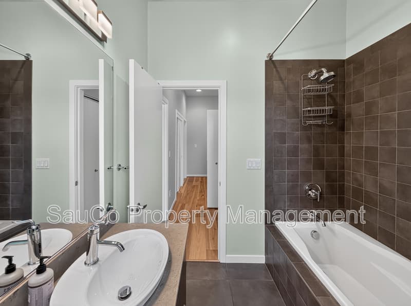 Portland Condo: 1420 Northwest 20th Avenue