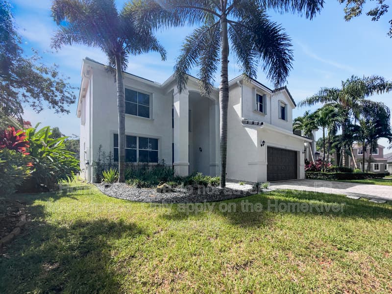 Weston House: 4332 Fox Holw