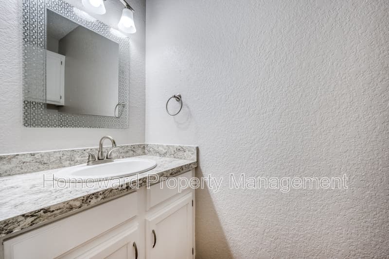 Denton Condo: 604 Meadow View Court - 3